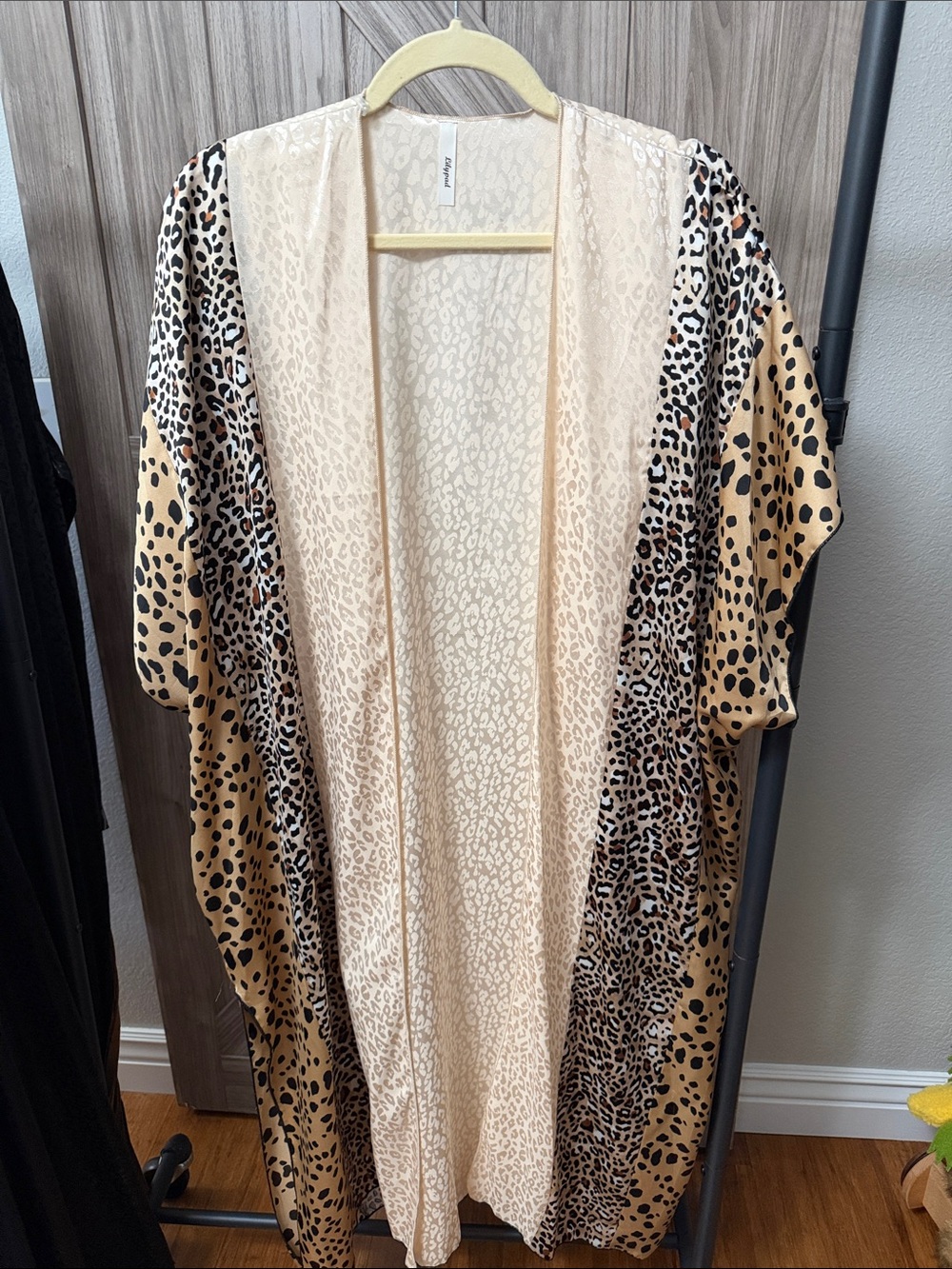 LilyPad Leopard Print Long Kimono Duster Women’s Large